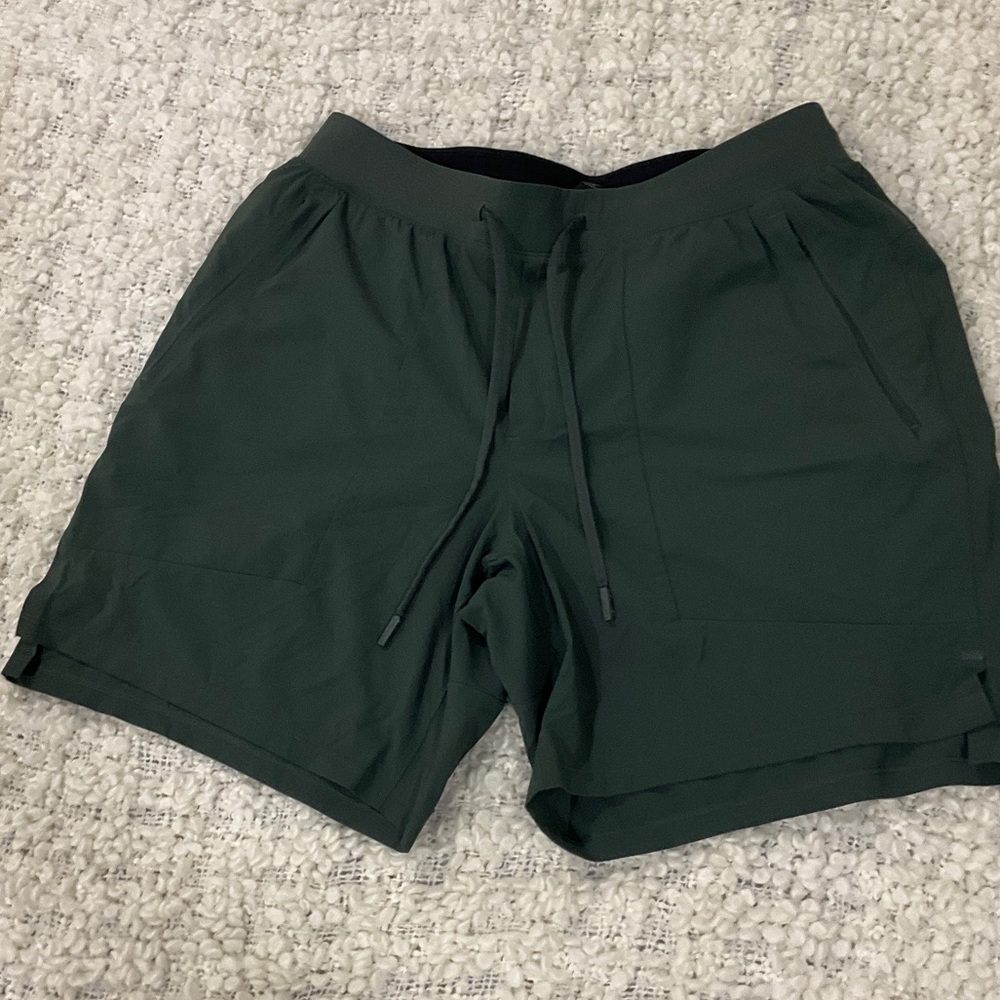 lululemon athletica Men's Forest Green Athletic Shorts